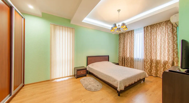 Апартаменты c 1 комнатой с балконом и с красивым видом из окна Апартаменты RoomTown