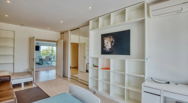 Luxurious 2BD W/seaview In Cap D'antibes Apartments
