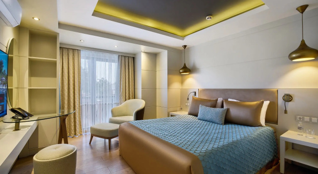 Люкс семейный Royal Дуплекс Mövenpick Resort Antalya Tekirova