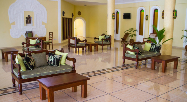 Отель Flamingo Beach Resort & Spa