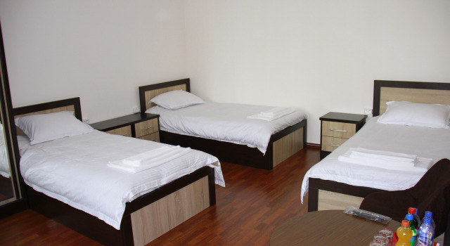 Апартаменты с 3 комнатами с балконом Apartment Cozy