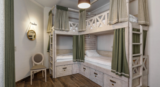 Кровать в общем номере (женский номер) Bon Son Hotel and Hostel Центр