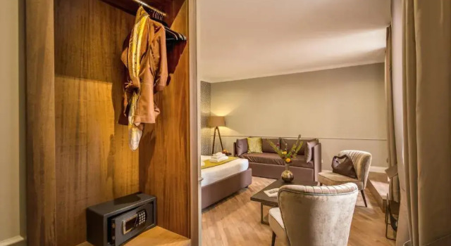 Полулюкс Charme Spagna Boutique Hotel
