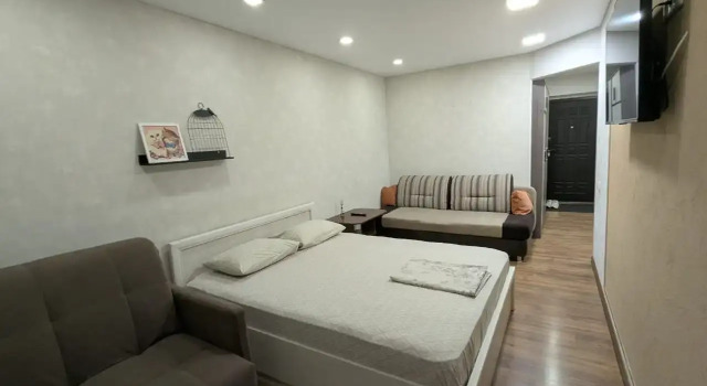 S 3 Razdelnymi Mestami Na Prospekte Avtozavodskiy 59 Flat, Prenota Appartamento Hotel a Tatarstan con parcheggio, Parcheggio