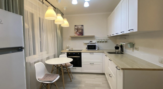 Sovremennaya Ryadom S Tts Ostrov Arendatmn24 Flat, Prenota Appartamento Hotel a Tyumen Region con piscina, Piscina