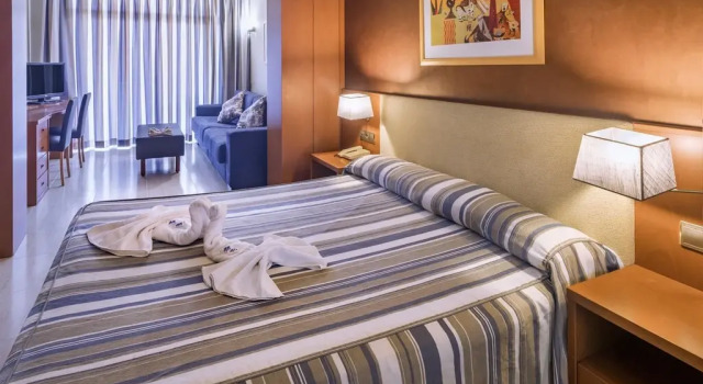 Полулюкс Отель 4R Gran Regina