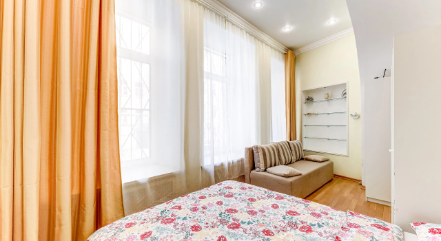 Апартаменты Astoria 3BR, Забронировать Апартаменты/квартира Отели Санкт-Петербурга с парковкой, рядом с Стрелка Васильевского острова, Парковка
