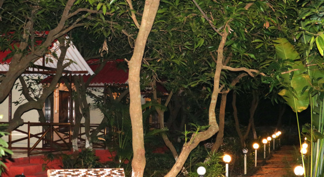 The Wilds Villa Gir - A Riverside Resort Hotel, Buchen Sie Resort Sasan Gujarat