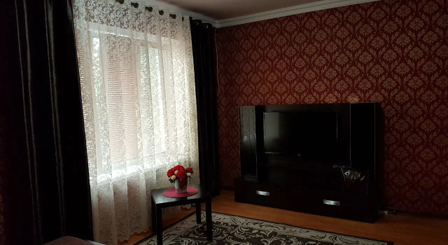 Квартира на Расула Гамзатова 119, Забронировать Апартаменты/квартира Отели Махачкалы с парковкой, рядом с Остановочный пункт 2290 км, Парковка