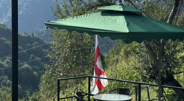 Chalet sunrise merisi, Book Chalet Hoteller i Merisi med parkering, Parkering