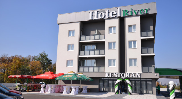 Hotel River, Забронировать Отель Биелина Республика Сербская