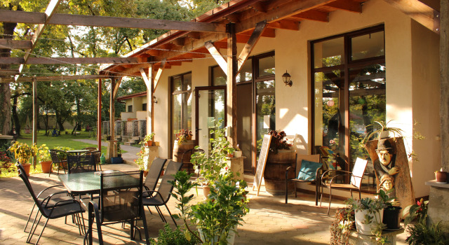 Kvareli Oaks, Book Hotel Hotels in Kvareli Municipality with Parking, Parking