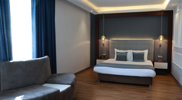 Revia Square Hotel, Varaa Hotelli Hotellit Marmara-alue pysäköinnillä, Pysäköinti