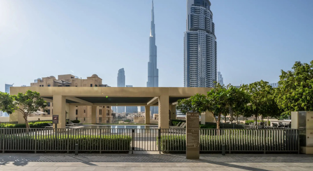 Apartments Burj Khalifa luxury 1BR apartment walk to Dubai Mall, Забронировать Апартаменты/квартира Даунтаун Дубай , рядом с Дубайский аквариум