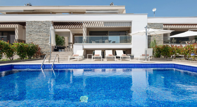 Afisia Villas, Забронировать Вилла Отели Сарти с бассейном, рядом с Пляж Сиело, Бассейн