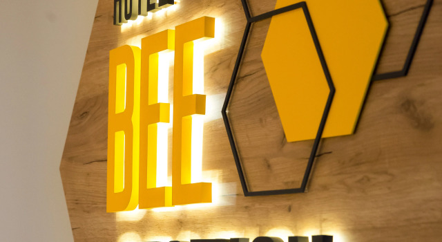 Bee Station Hotel, Rezervovat Hotel Desnjanskyj Kyjev