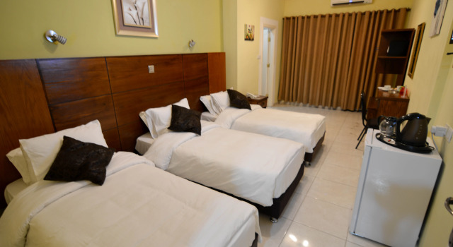 Трёхместный номер Standard с балконом и с красивым видом из окна Отель Amir Palace Aqaba