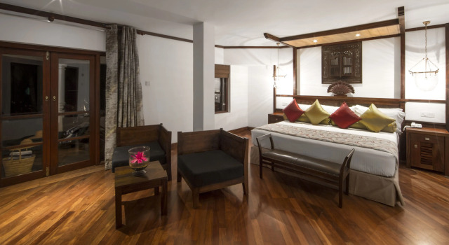 Люкс с балконом и с красивым видом из окна Royal Palms Beach Hotel