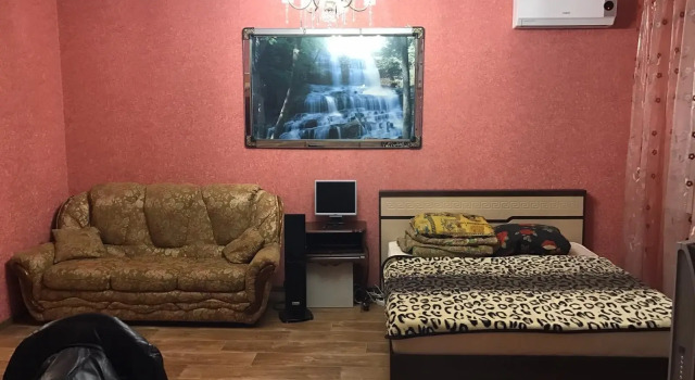 Atmosfera Komforta na Mel'nikayte, Book Apartment Hotels in Tyumen Region with Parking, Parking