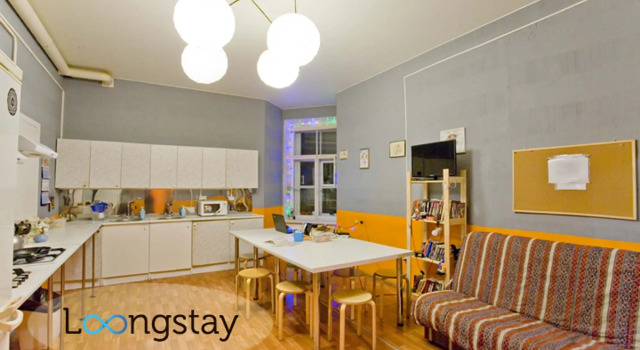 Кровать в общем номере (женский номер) с красивым видом из окна Хостел Longsday at Vasilievskiy ostrov 8 Linia 23