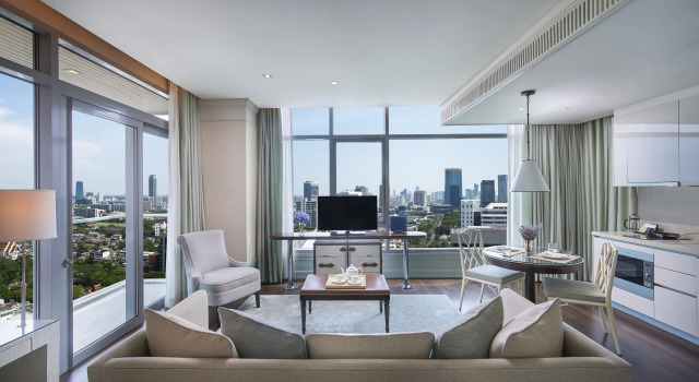 Двухместный люкс Corner c 1 комнатой Отель Oriental Residence Bangkok