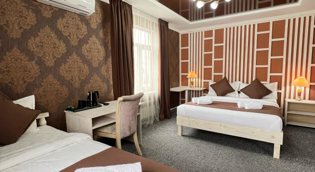 Трёхместный номер Стандартный с видом на город Kausar Hotel