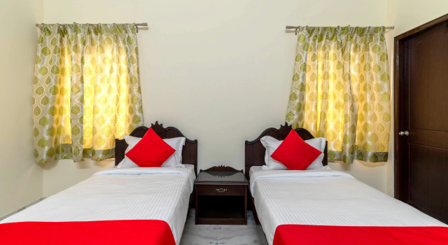 Номер Deluxe с красивым видом из окна Отель Chandra Vilas Udaipur Heritage Stay