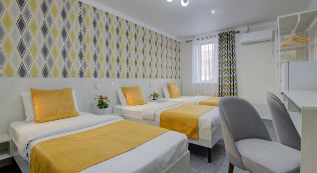 Трёхместный номер Солнечный Viva Hotel