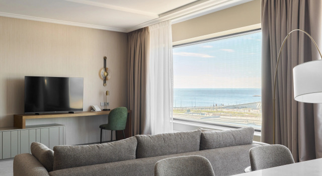 Двухместный люкс с 2 спальнями Отель Лахта Тауэрс by ZONT Hotel Group