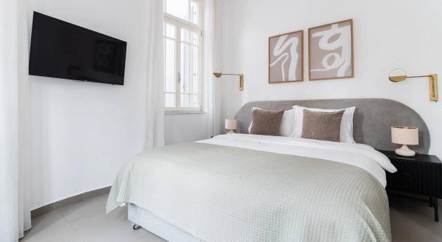 Апартаменты Blueground at Nahalat Byniamin Exquisite Balcony ID54, Забронировать Апартаменты/квартира Тель-Авив Тель-Авивский округ, рядом с Independence Hall Museum