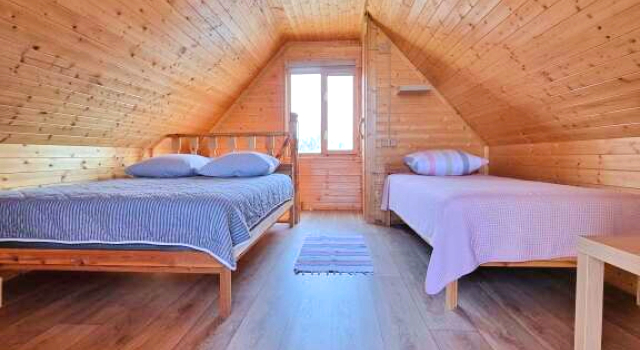 Пятиместный коттедж с балконом Частный дом Теремок
