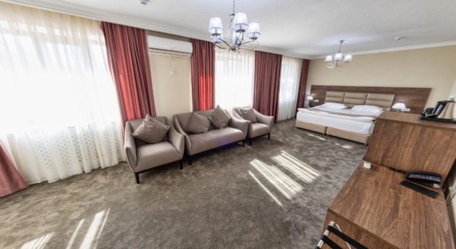 Двухместный номер Делюкс Отель Osh Grand Hotel Chavo