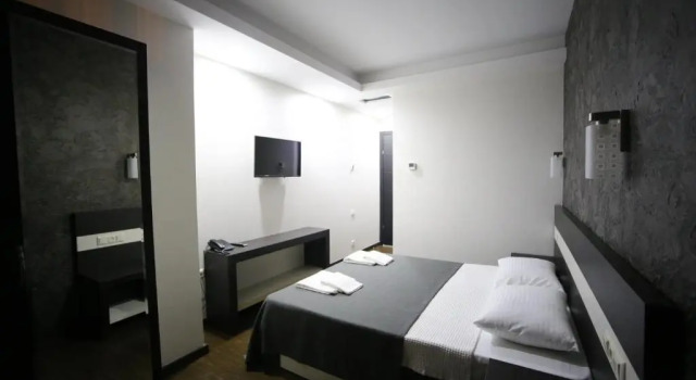 Двухместный номер Standard West Tower Hotel