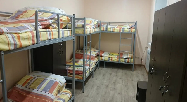 Кровать в общем номере Хостел Фреш