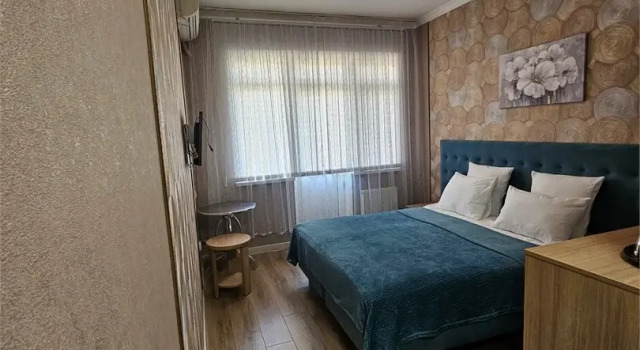 Двухместный номер 2 этаж, 4 этаж Стандарт с балконом Отель Алая Роза