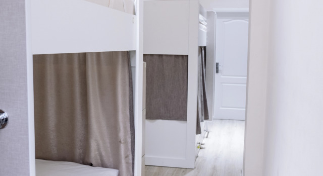 Кровать в общем номере (мужской номер) Travel Inn Hostel
