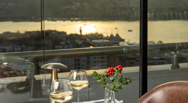 Rixos Pera Istanbul + Nickelodeon Play Tersane Access
