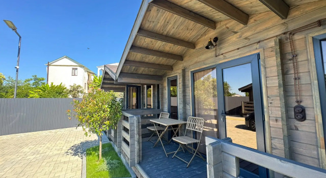 Royal Chalet Guest house, Book Chalet Sommerhuse i Gudauta district, Hytte