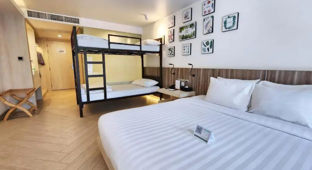 Номер семейный с балконом Mayaana Beach Resort Pattaya - Formerly Golden Tulip Pattaya Beach Resort