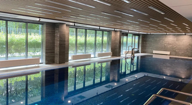 Wood Resort v Sestroretske v Komplekse s Basseinom Apartments, Rezervovat Apartmán Wellness hotely v Sestroreck, SPA