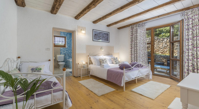 Вилла Family Villa Lipica with private pool and jacuzzi