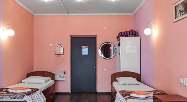 Кровать в общем номере Отель Smart Hotel Кемерово
