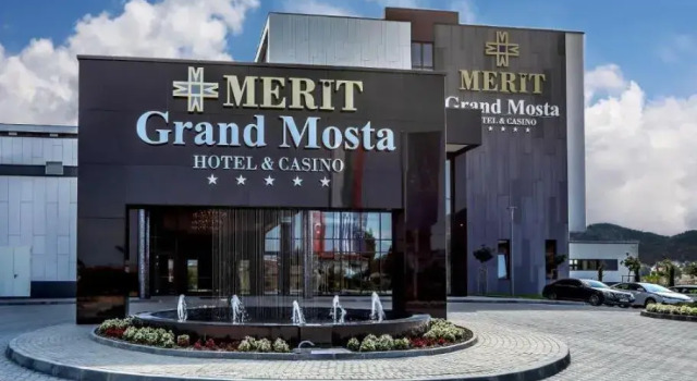 Merit Grand Mosta Casino & SPA Resort, Rezervasyon Tatil Köyü Svilengrad havuzlu oteller, Yüzme Havuzu