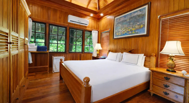 Двухместный коттедж Wooden с балконом Fisherman Way Beach Villa