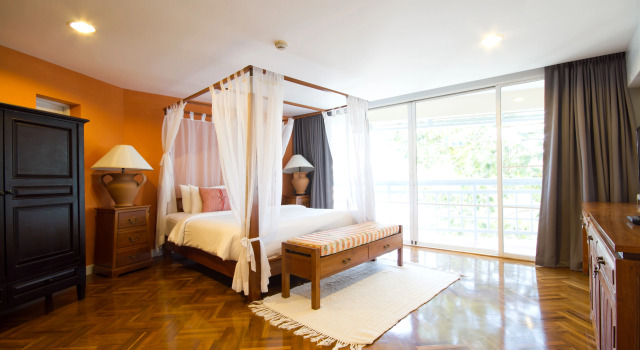 Charm Suite с балконом Chom View Hotel, Hua Hin
