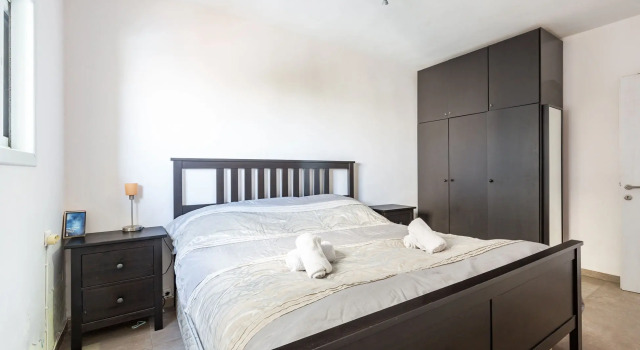 Апартаменты с красивым видом из окна Апартаменты Charming 3 Bdr Sea View Bat Yam #B5