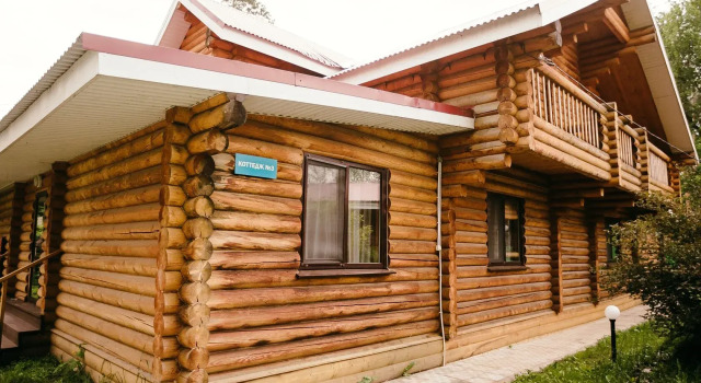 Коттедж Дуплекс с балконом и с красивым видом из окна Коттеджи Лесная Гавань