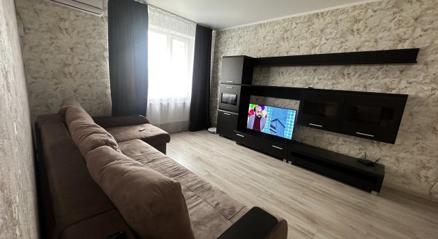 Uyutnaya Bolshaya Kvartira V Novom Dome Luchshego Mikrorayona Goroda Flat, Rezerwuj Apartament  