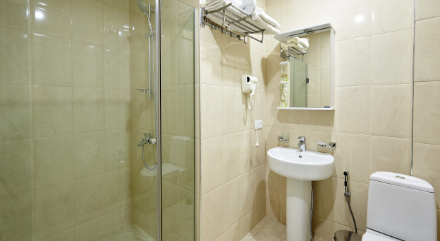 Трёхместный номер Standard с балконом и с красивым видом из окна Green Tower Hotel