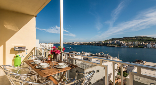 Bayview Apartments, Rezervați Apartament Xemxija Bay Malta
